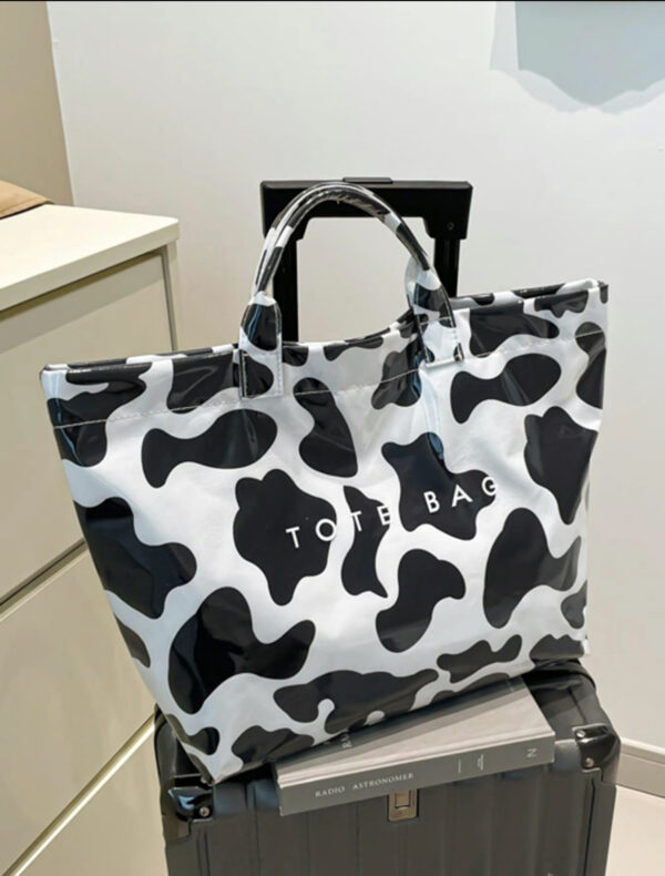 Zebra tote